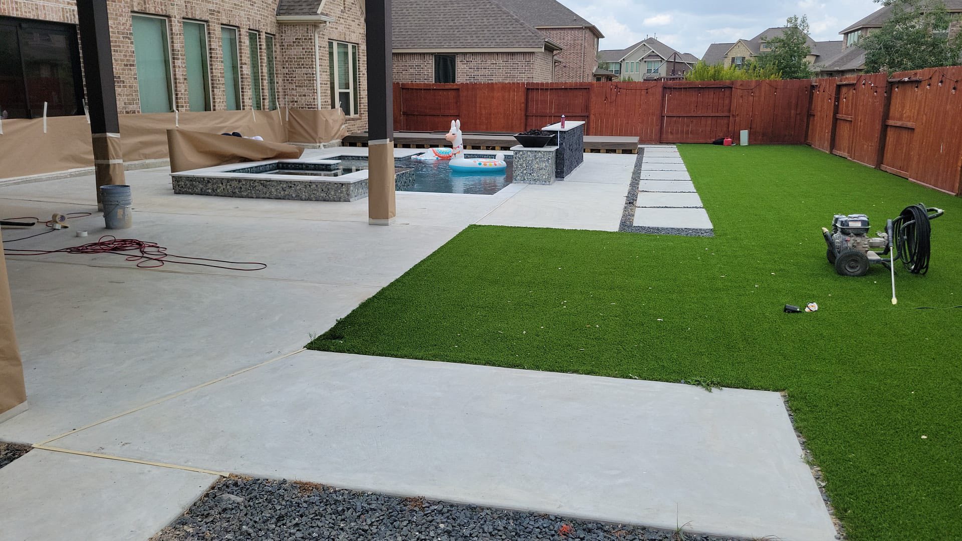 Swimming pool construction in Cleveland, TX